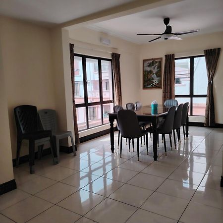 Town Condo - Marina Court Kota Kinabalu Exterior photo